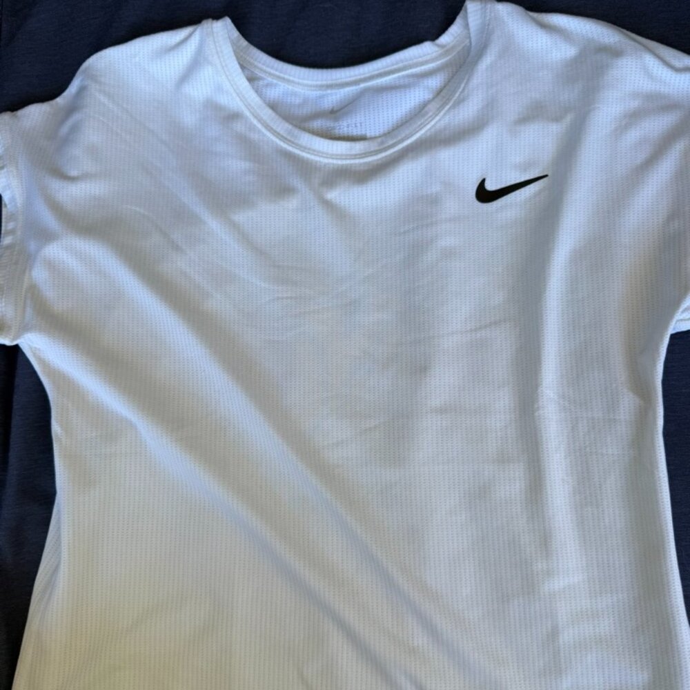 Nike Dri-Fit White Mesh Tee – Women’s M